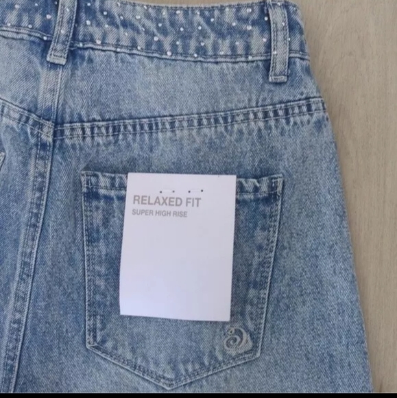 INDIGO REIN | Junior's Cotton High-Rise  Rhinestone Frayed Shorts - Picture 8 of 8